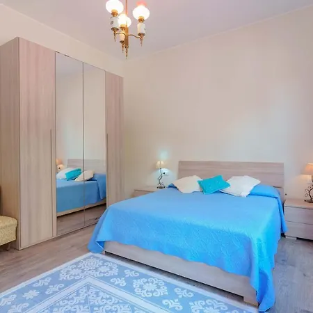 Fortyfourbandb Bed & Breakfast