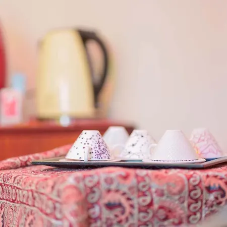 Bed and breakfast Fortyfourbandb 3*